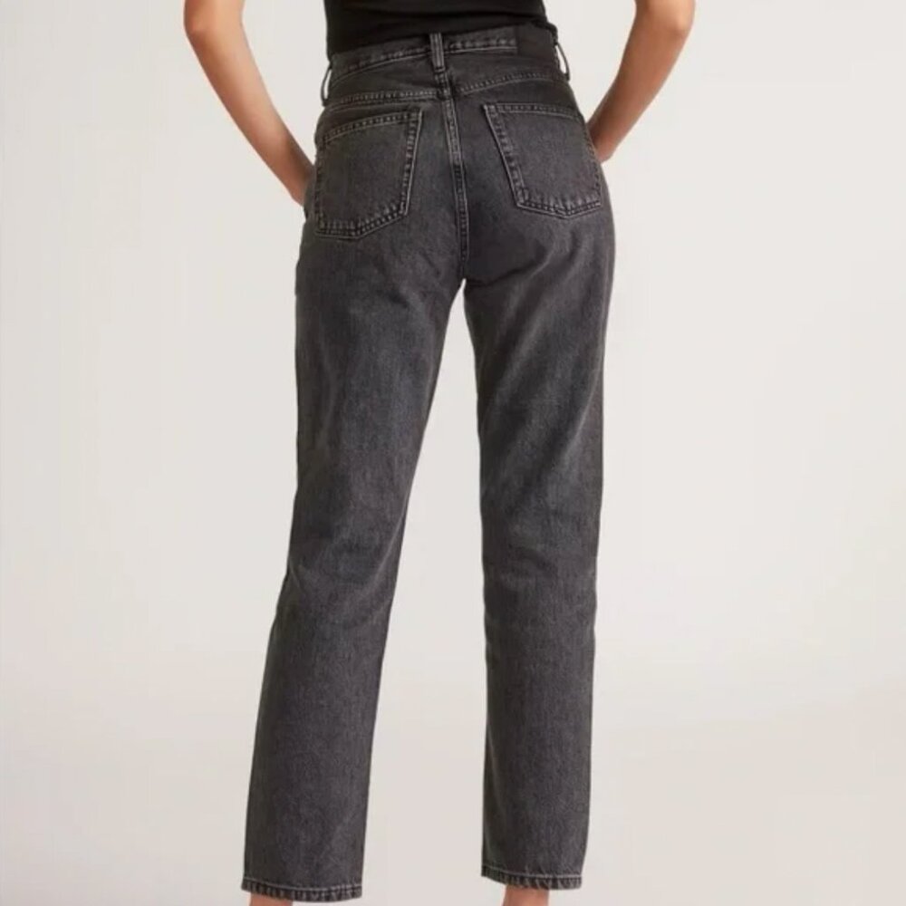 Everlane 90s Cheeky Jean in Black Crop Organic Cotton